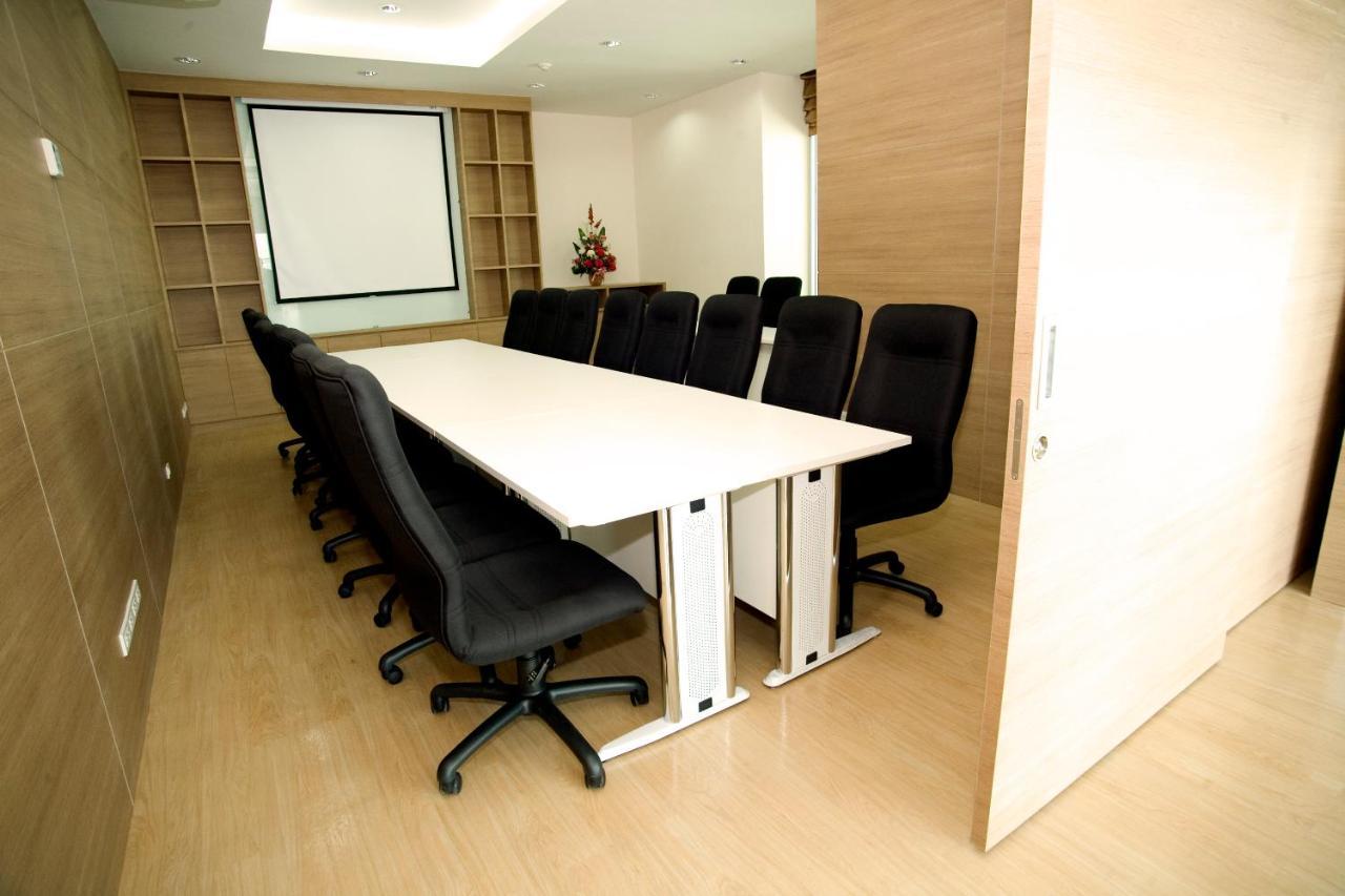 Olive Hotel & Residence Bangkok Sukhumvit 101 Екстер'єр фото